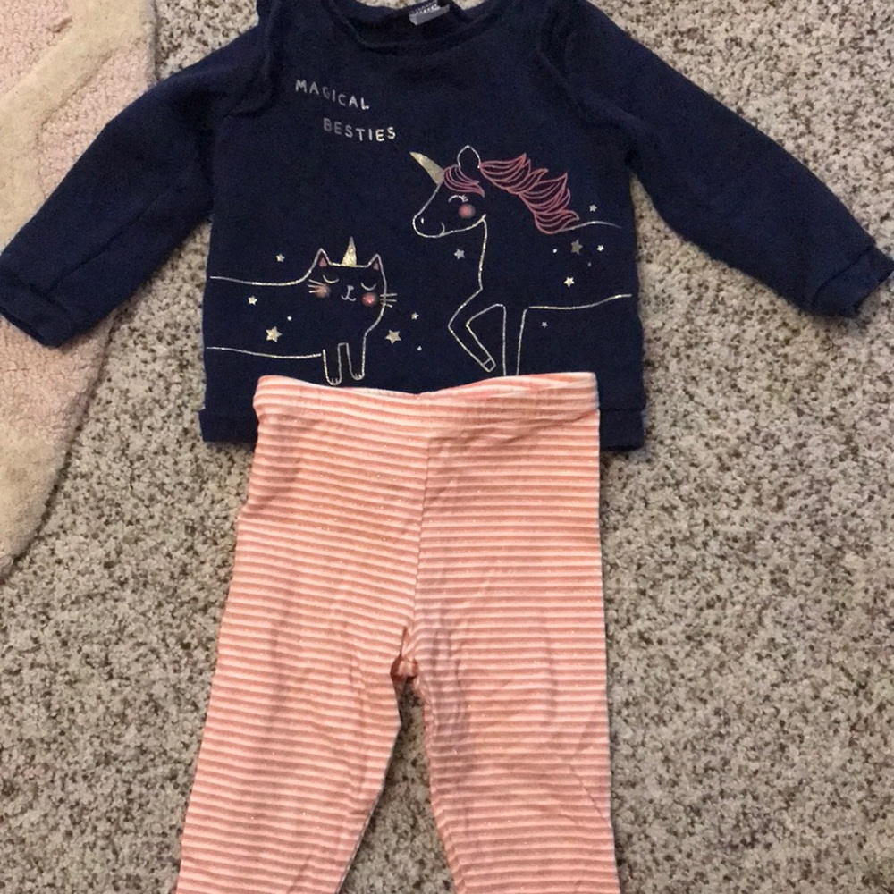 Carter’s Unicorn Outfit. 24m. Never Worn.